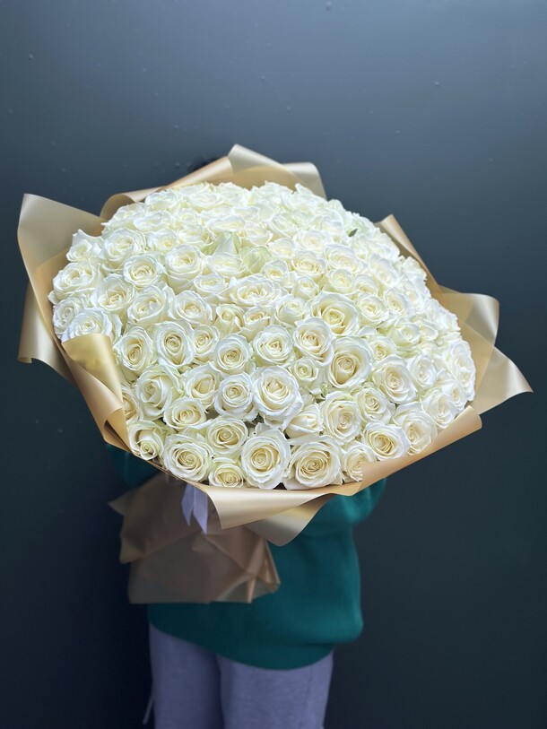 101 роза белая, артикул F1247504 - 44802 рублей, доставка по городу. Flawery - доставка цветов