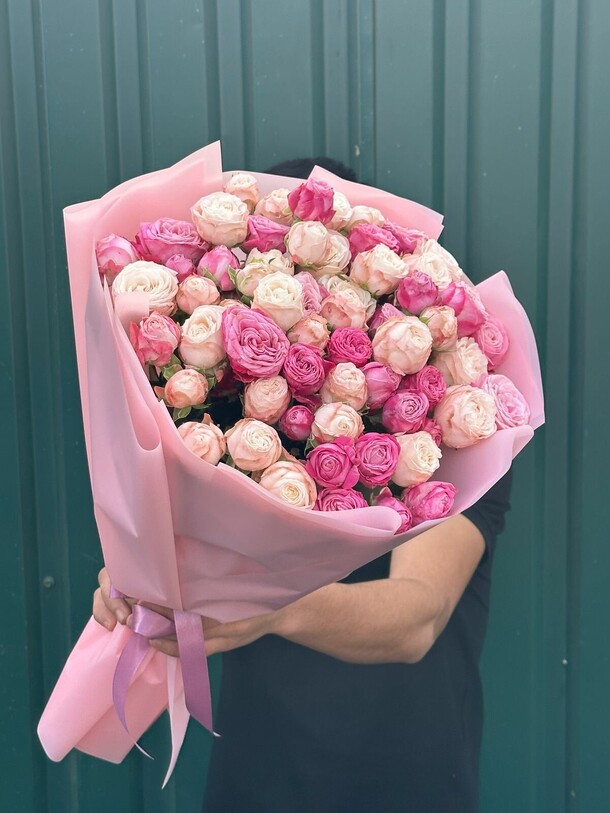 Букет из пионовидных роз, артикул F1269740 - 15004 рублей, доставка по городу. Flawery - доставка цветов