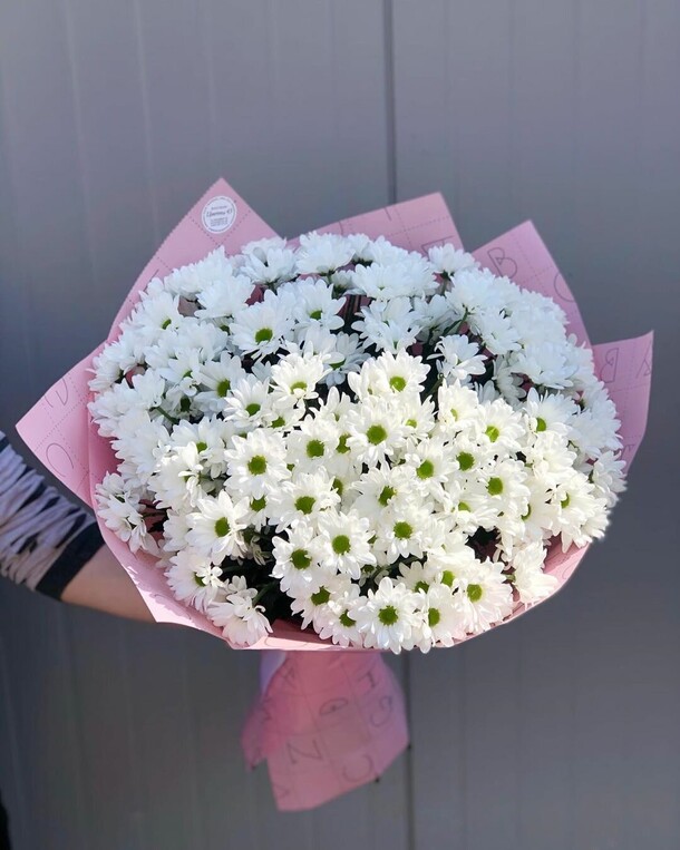 Букет из хризантем, артикул F90736 - 10379 рублей, доставка по городу. Flawery - доставка цветов