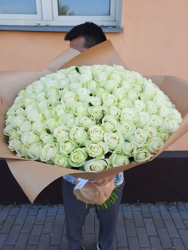 Букет из 201 розы, артикул F91898 - 73248 рублей, доставка по городу. Flawery - доставка цветов