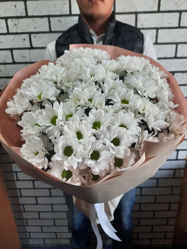 Кустовая хризантема, артикул F92569 - 10379 рублей, доставка по городу. Flawery - доставка цветов