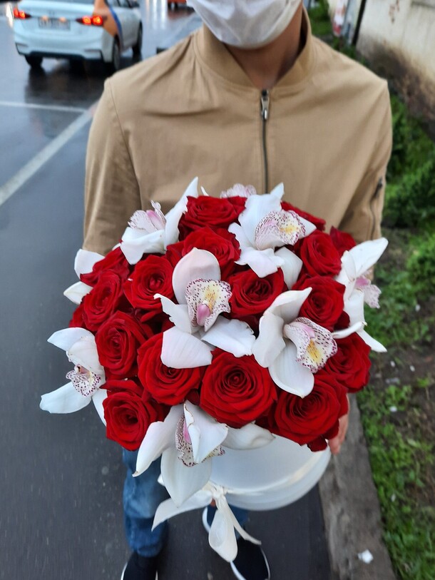 Вип коробка, артикул F94584 - 25106 рублей, доставка по городу. Flawery - доставка цветов