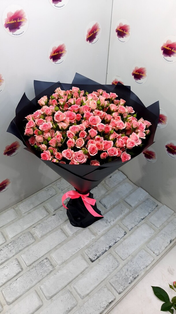 Букет из кустовых роз, артикул F97213 - 15044 рублей, доставка по городу. Flawery - доставка цветов