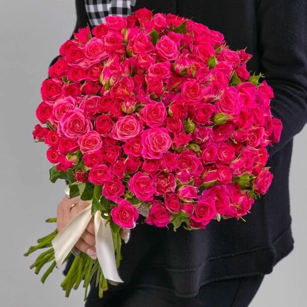 Букет из  кустовая роза, артикул F1149024 - 47158 рублей, доставка по городу. Flawery - доставка цветов