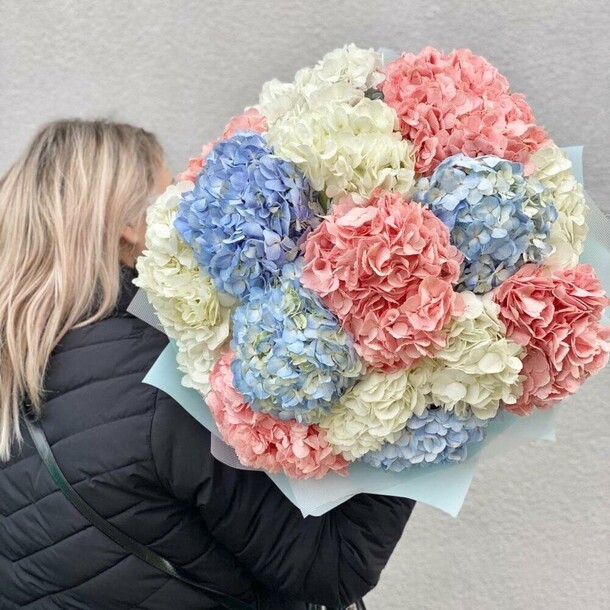 Большой букет из гортензии, артикул F1151773 - 19291 рублей, доставка по городу. Flawery - доставка цветов