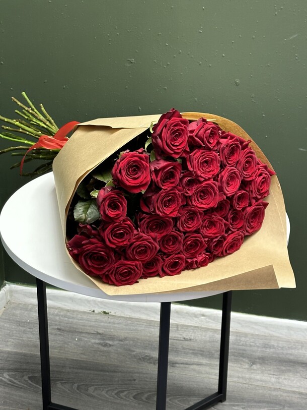 Букет из 31 роз, артикул F1226664 - 13290 рублей, доставка по городу. Flawery - доставка цветов