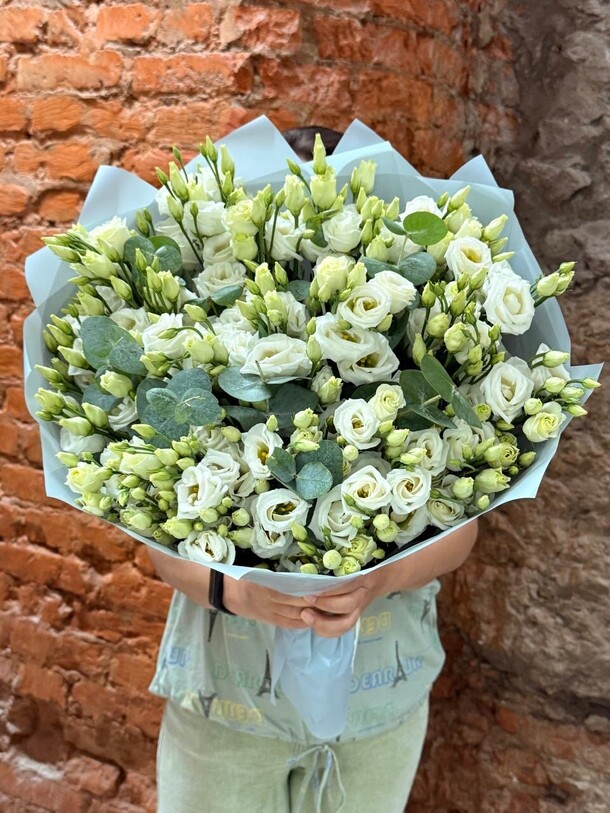 Букет из белых эустом, артикул F1445430 - 30010 рублей, доставка по городу. Flawery - доставка цветов