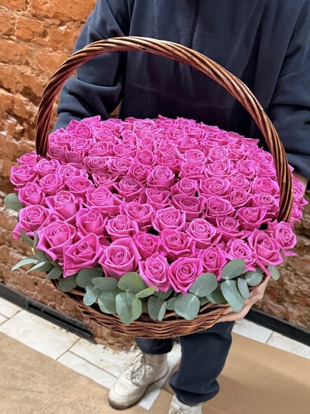 Розы в корзине, артикул F1445892 - 47158 рублей, доставка по городу. Flawery - доставка цветов