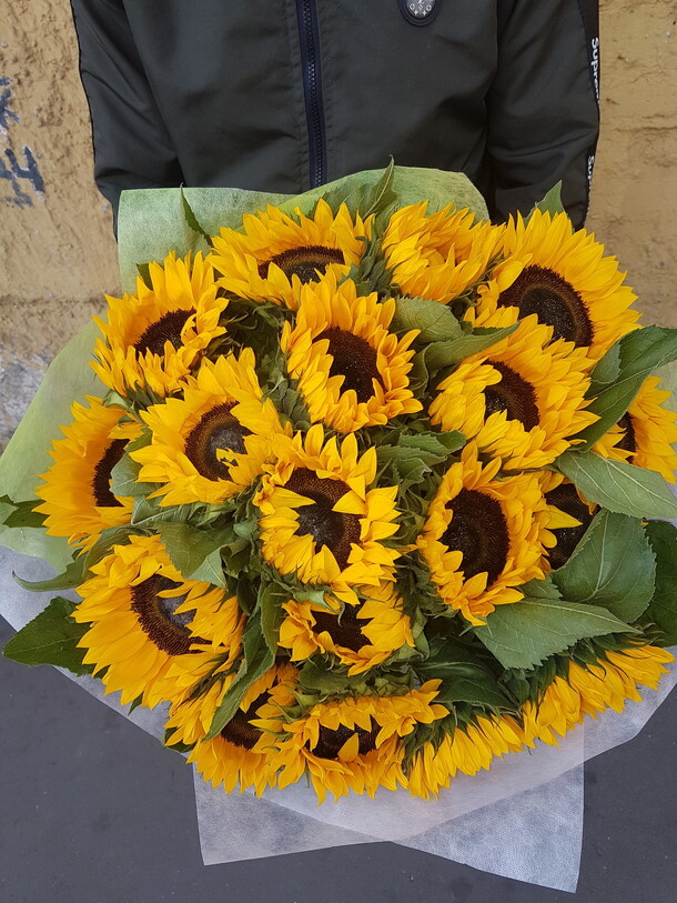 Солнышко, артикул F51007 - 20365 рублей, доставка по городу. Flawery - доставка цветов