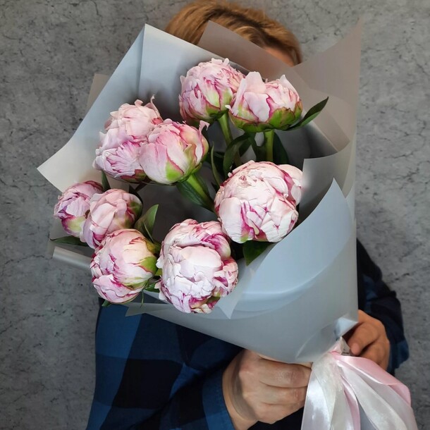 Букет из 9 пион, артикул F1147869 - 8500 рублей, доставка по городу. Flawery - доставка цветов