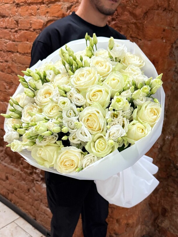 Роза с эустома, артикул F1453016 - 9906 рублей, доставка по городу. Flawery - доставка цветов