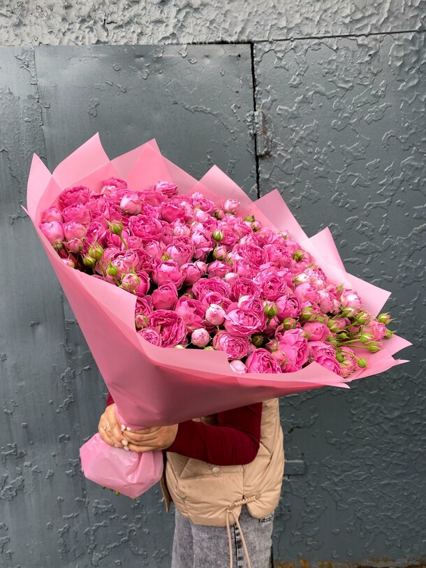 Кустовая роза, артикул F1456337 - 24802 рублей, доставка по городу. Flawery - доставка цветов