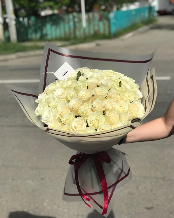 Букет  из роз, артикул F50830 - 9047 рублей, доставка по городу. Flawery - доставка цветов