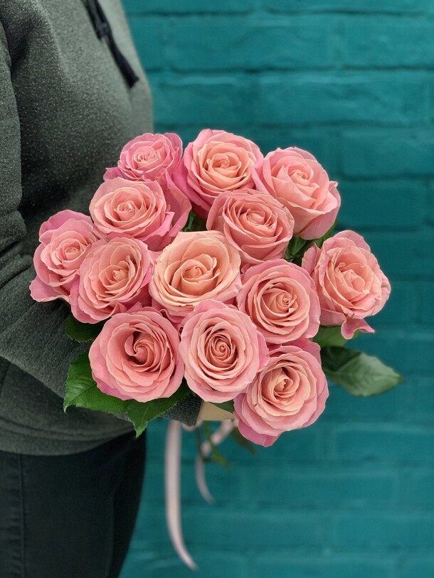 Букет 13 роз, артикул F1121752 - 3920 рублей, доставка по городу. Flawery - доставка цветов