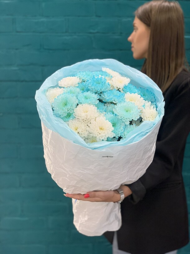 Букет 9 хризантем, артикул F1125465 - 4330 рублей, доставка по городу. Flawery - доставка цветов