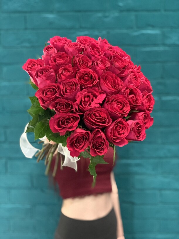 Букет 35 роз, артикул F1132448 - 4670 рублей, доставка по городу. Flawery - доставка цветов