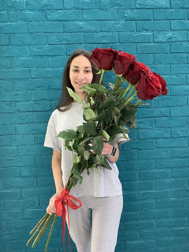 Акция! букет 7 метровых роз, артикул F1140615 - 2950 рублей, доставка по городу. Flawery - доставка цветов