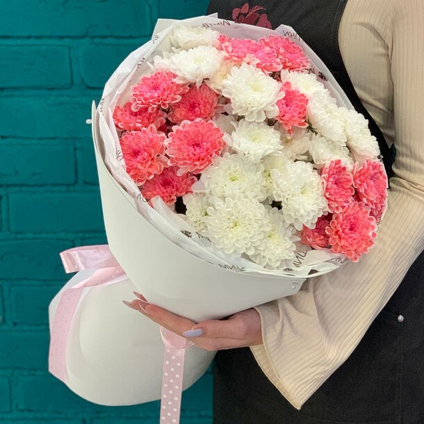 Букет из 7 хризантем, артикул F1405644 - 3710 рублей, доставка по городу. Flawery - доставка цветов