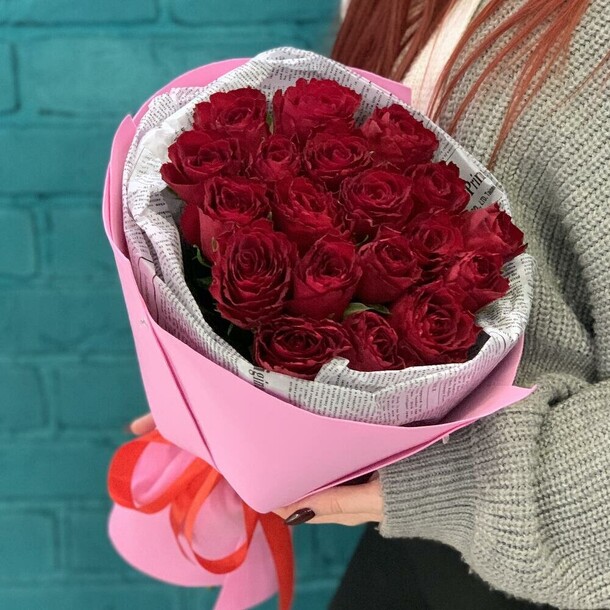 Букет из 19 красных роз, артикул F1405671 - 3230 рублей, доставка по городу. Flawery - доставка цветов