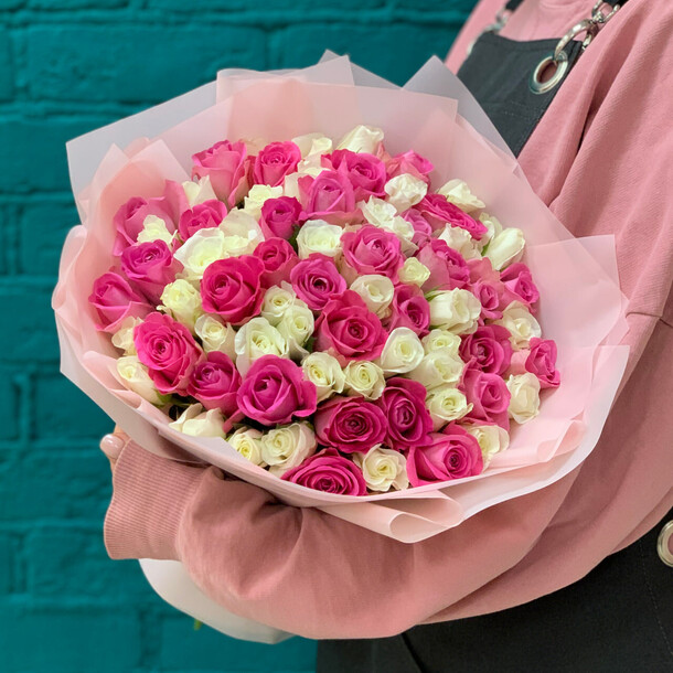 Букет из 75 роз, артикул F1406174 - 10105 рублей, доставка по городу. Flawery - доставка цветов