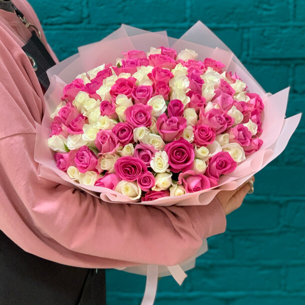 Букет из 101 розы, артикул F1406176 - 13450 рублей, доставка по городу. Flawery - доставка цветов