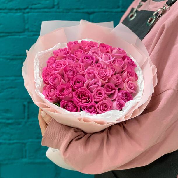 Букет из 35 розовых роз, артикул F1406180 - 4950 рублей, доставка по городу. Flawery - доставка цветов