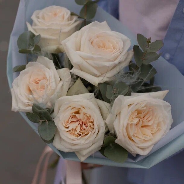 Букет из пионовидных роз, артикул F1143150 - 3000 рублей, доставка по городу. Flawery - доставка цветов