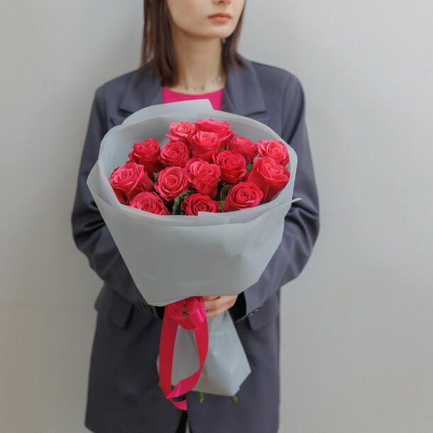 Букет из 15 малиновых роз, артикул F1285962 - 4100 рублей, доставка по городу. Flawery - доставка цветов