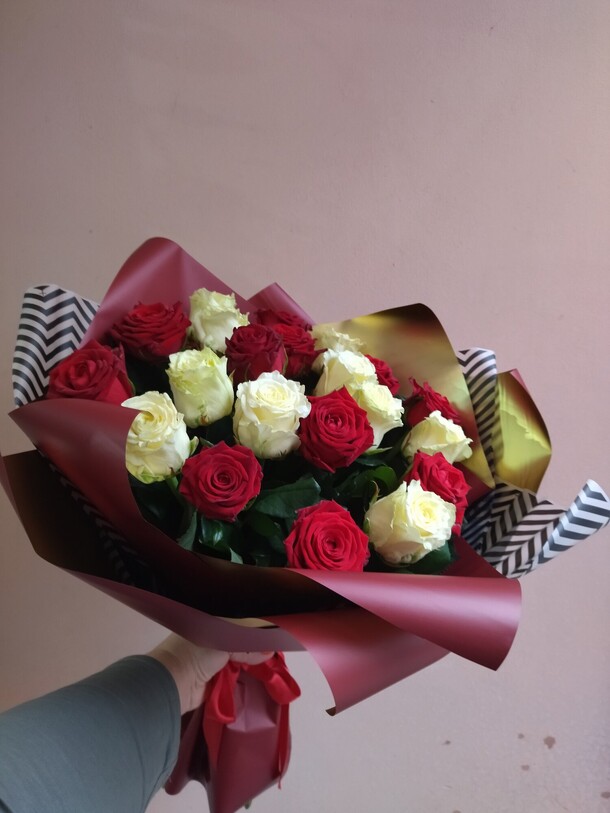 Классический микс, артикул F1089318 - 6522 рублей, доставка по городу. Flawery - доставка цветов