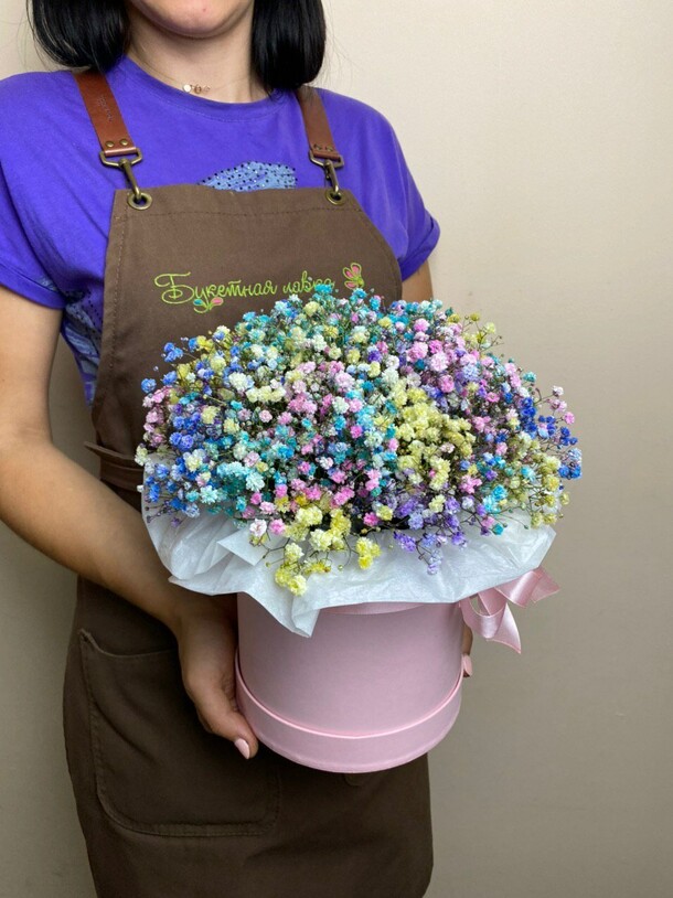 Коробочка с гипсофилой, артикул F103011 - 2900 рублей, доставка по городу. Flawery - доставка цветов