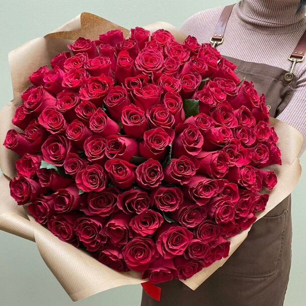 101 роза, артикул F103070 - 33890 рублей, доставка по городу. Flawery - доставка цветов