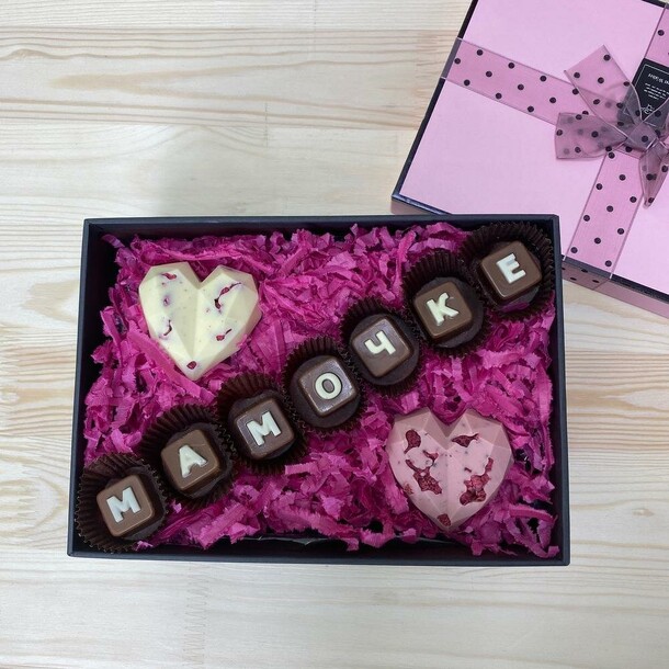 Коробочка "мамочке", артикул F1079393 - 2390 рублей, доставка по городу. Flawery - доставка цветов