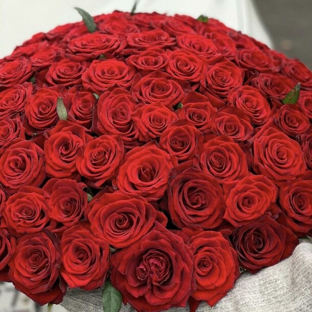 51 красная роза, артикул F1081170 - 19999 рублей, доставка по городу. Flawery - доставка цветов