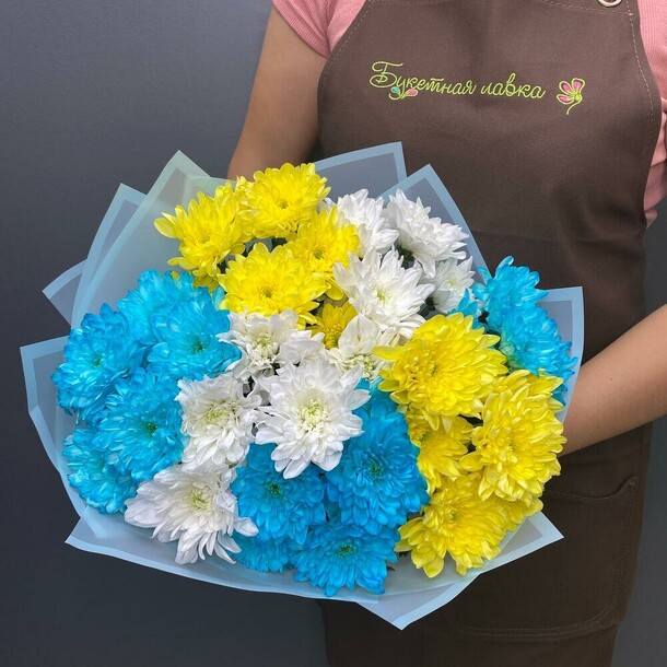 Букет из 7 кустовых хризантем, артикул F1081234 - 3730 рублей, доставка по городу. Flawery - доставка цветов