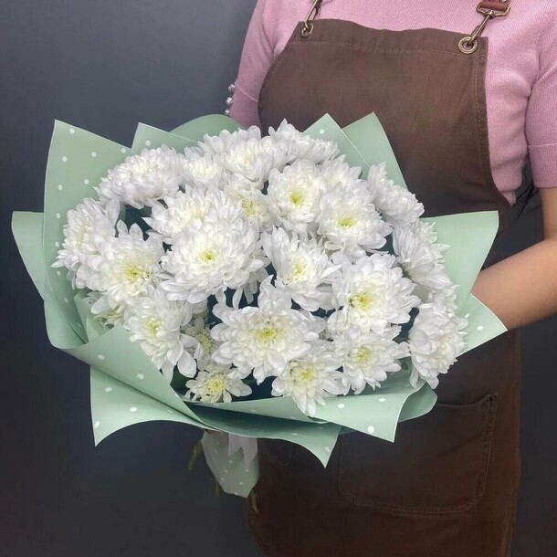 Букет из 5 хризантем, артикул F1109249 - 2850 рублей, доставка по городу. Flawery - доставка цветов