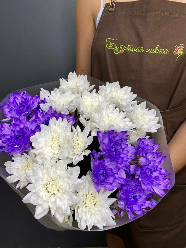 5 кустовых хризантем, артикул F1129121 - 2690 рублей, доставка по городу. Flawery - доставка цветов