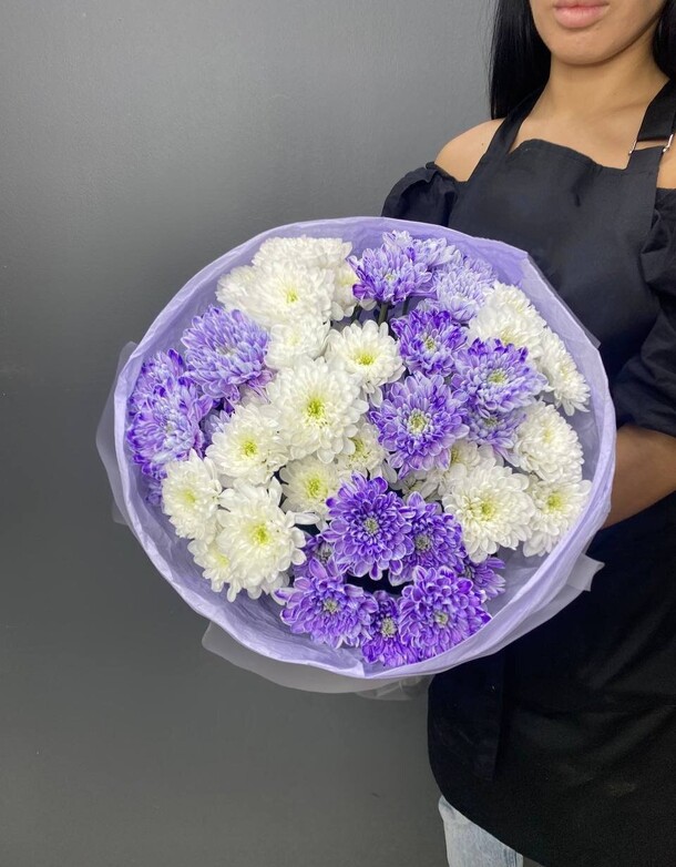 9 кустовых хризантем, артикул F1129123 - 4760 рублей, доставка по городу. Flawery - доставка цветов