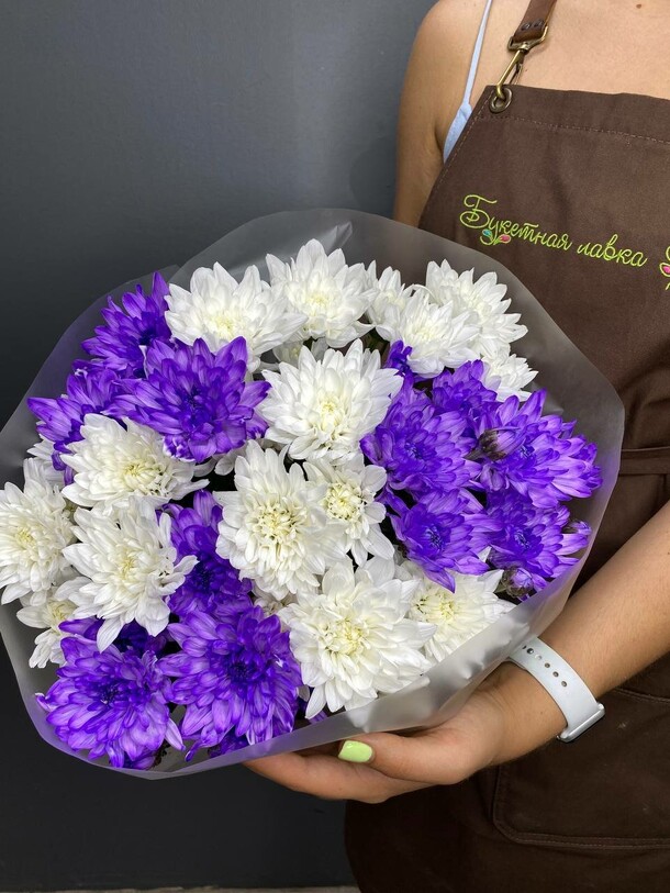 7 кустовых хризантем, артикул F1129124 - 3590 рублей, доставка по городу. Flawery - доставка цветов