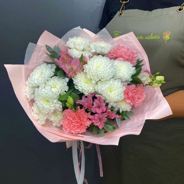 Сборный букет, артикул F1134865 - 3790 рублей, доставка по городу. Flawery - доставка цветов