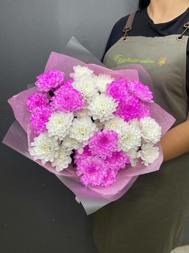 Букет из 7 кустовых хризантем, артикул F1136465 - 3840 рублей, доставка по городу. Flawery - доставка цветов