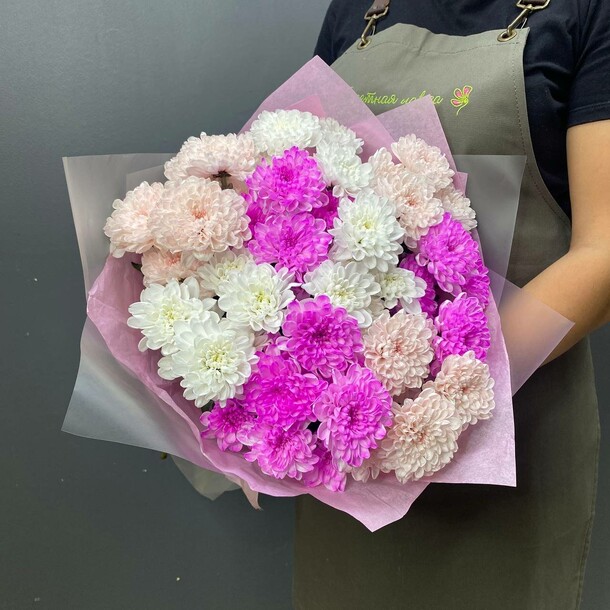 Букет из 9 хризантем, артикул F1136473 - 4450 рублей, доставка по городу. Flawery - доставка цветов