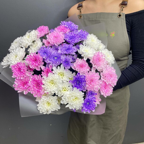 Букет из 9 кустовых хризантем, артикул F1141543 - 4670 рублей, доставка по городу. Flawery - доставка цветов