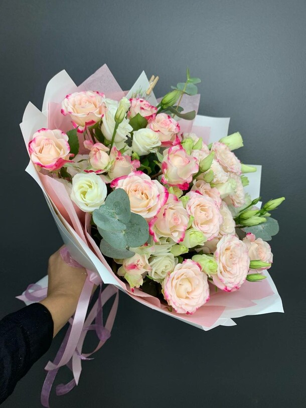 Букет " нежный ", артикул F1143095 - 6090 рублей, доставка по городу. Flawery - доставка цветов