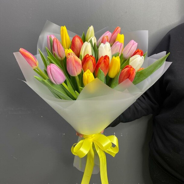 Букет из 25 тюльпанов, артикул F1177168 - 6800 рублей, доставка по городу. Flawery - доставка цветов