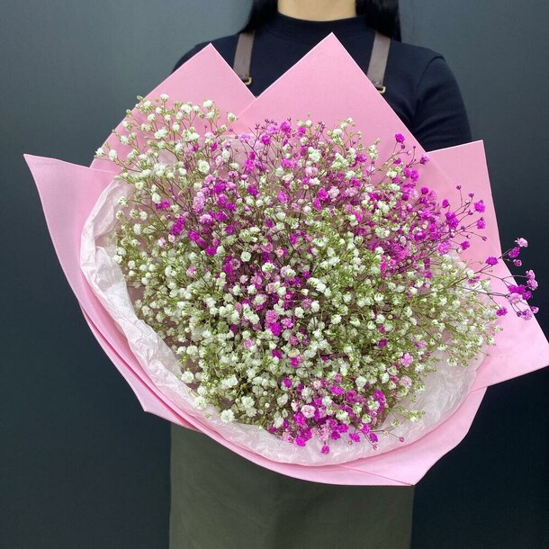 Букет с гипсофилой, артикул F1181563 - 2390 рублей, доставка по городу. Flawery - доставка цветов