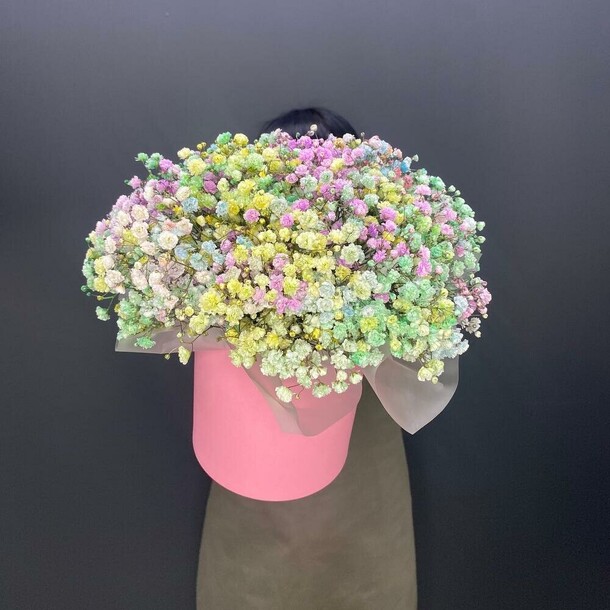 Коробка с гипсофилой микс, артикул F1187301 - 2290 рублей, доставка по городу. Flawery - доставка цветов