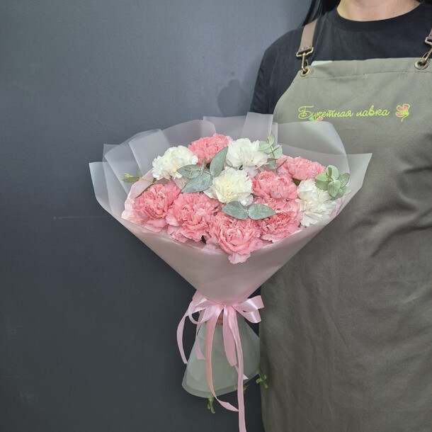 Букет из 11 диантусов, артикул F1321482 - 3690 рублей, доставка по городу. Flawery - доставка цветов