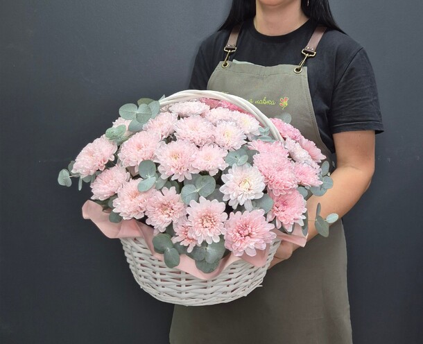 Нежная корзина, артикул F1329964 - 7990 рублей, доставка по городу. Flawery - доставка цветов