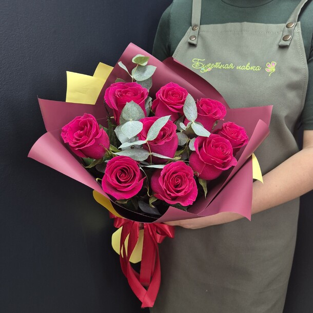 Букет из ярко розовых роз, артикул F1380665 - 4690 рублей, доставка по городу. Flawery - доставка цветов