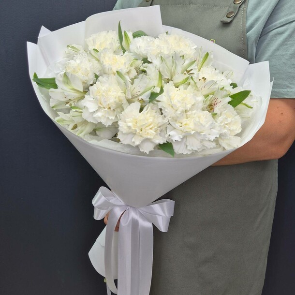 Сборный букет, артикул F1445559 - 4680 рублей, доставка по городу. Flawery - доставка цветов